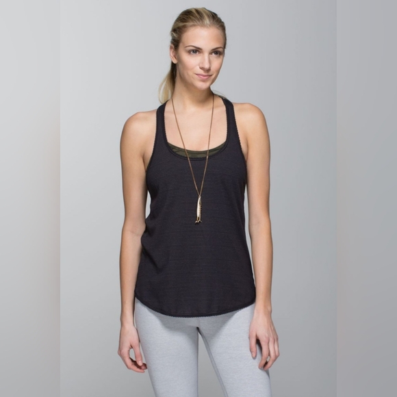 Lululemon 105 F Singlet Sz 4? Black & Gold Striped W1E13S Racerback Scallop Hem - Picture 1 of 16